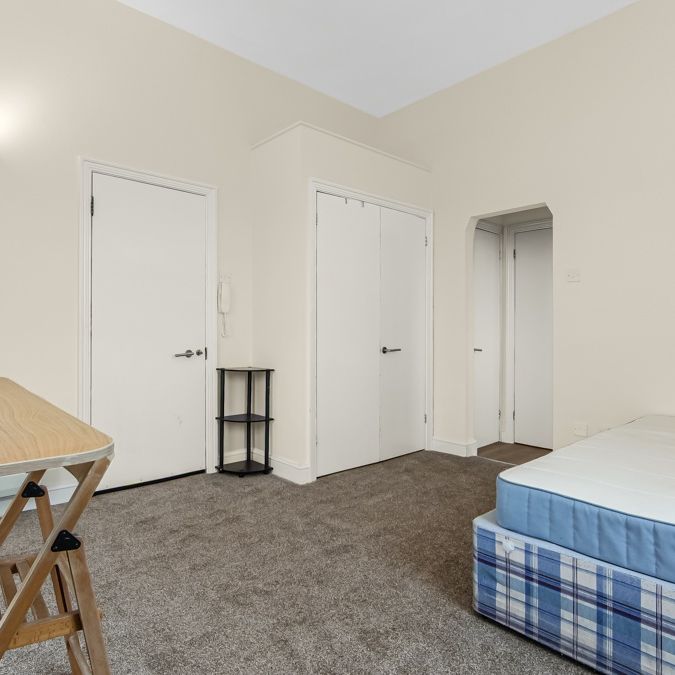 Studio Flat, North Road, N7 - Photo 1