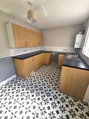 3 bedroom terraced house to rent - Photo 5