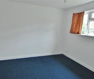 3 bedroom end of terrace house to rent - Photo 1