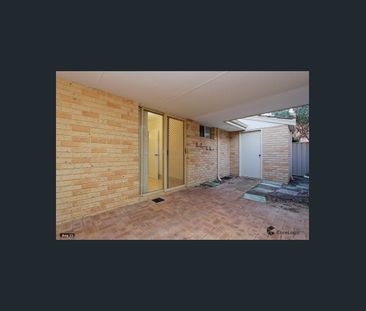 LOCK UP AND LEAVE VILLA IN A GREAT LOCATION - Photo 6