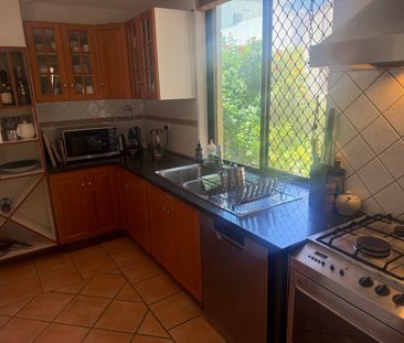 South Perth - Photo 1