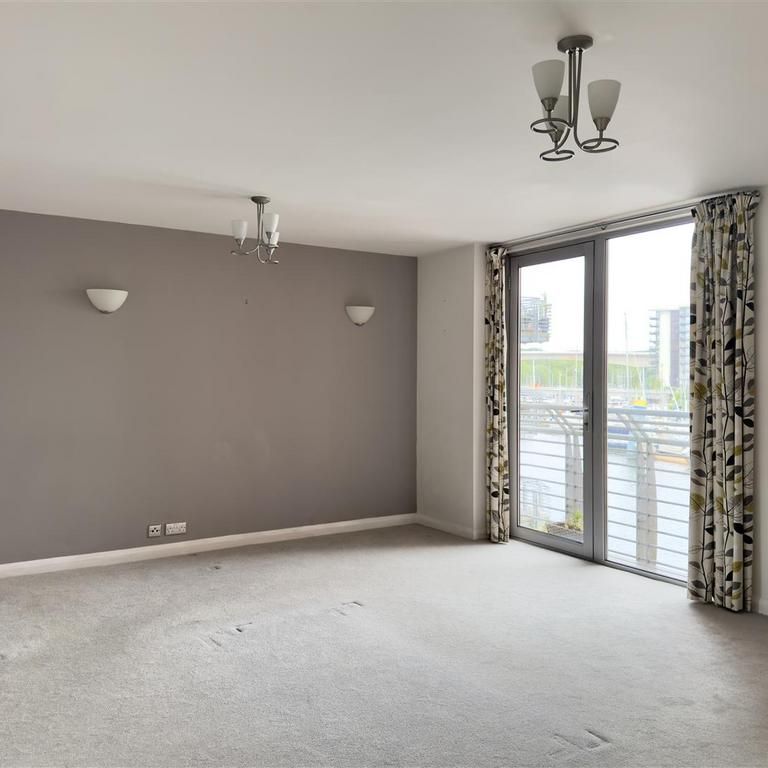 2 bedroom flat to rent - Photo 1
