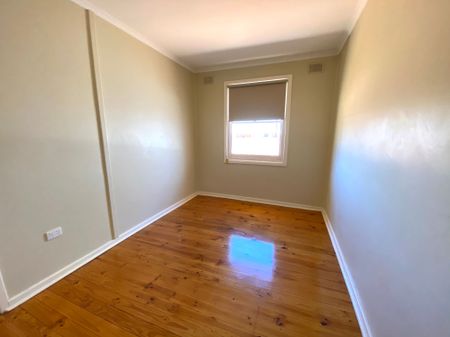 To register & apply for this property, please use this link: https://snug. com/ - Photo 2