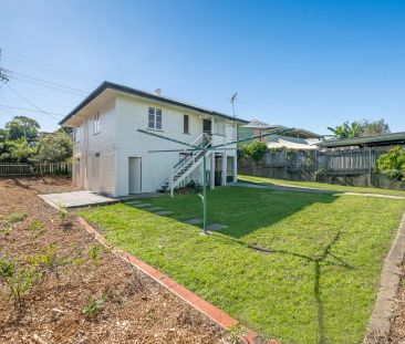 10 Redwood St, Stafford Heights QLD 4053 - Photo 3
