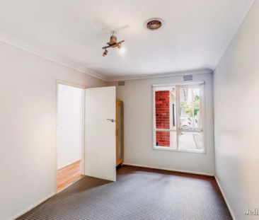 3 Bed, 1 Bath - Photo 4