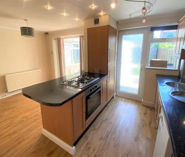 3 bedroom semi-detached house to rent - Photo 5