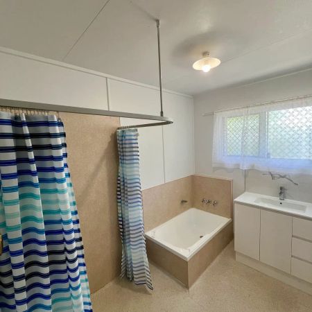 Charming 3-Bedroom Home in Mansfield State High Catchement! - Photo 4