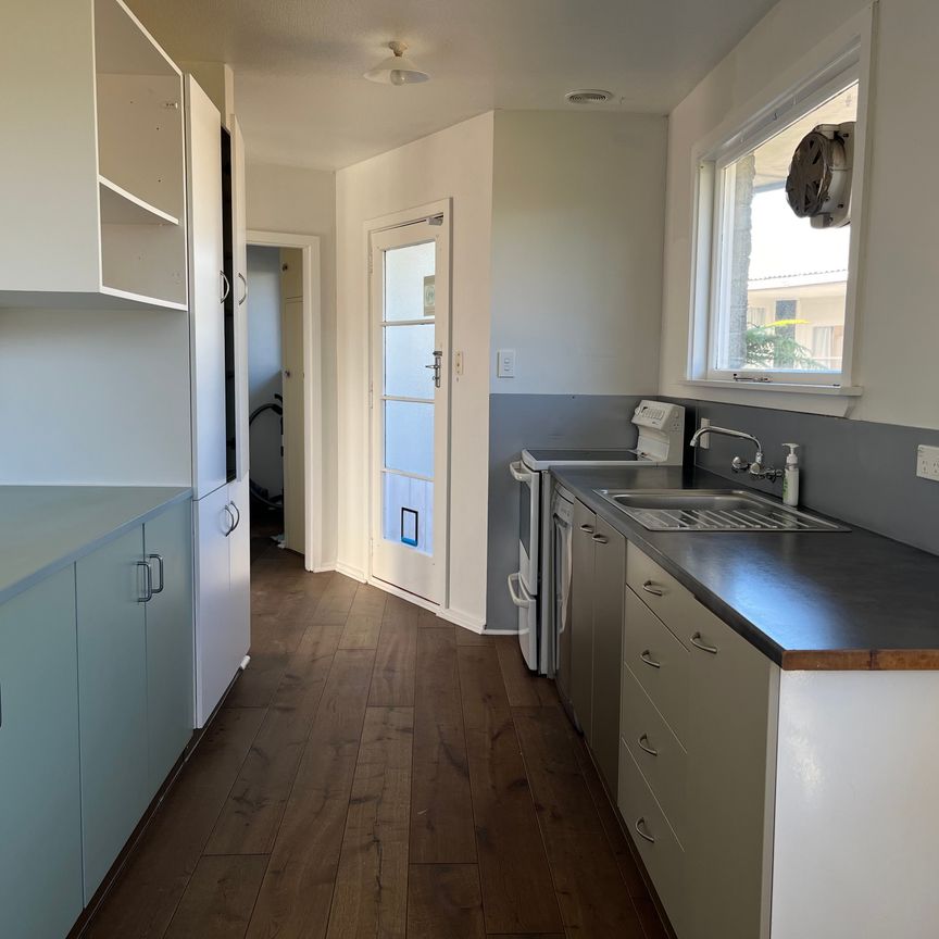8 Kirner Street, Burwood - Photo 1