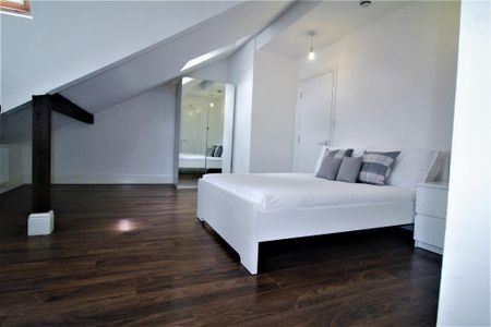5 bedroom flat to rent - Photo 2