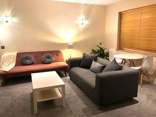 Executive detached property in amazing area! 01STMI - Room 6 - Photo 1