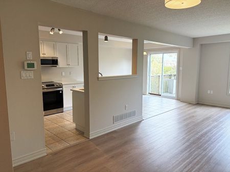 For Lease - 25 Ivybridge Drive Unit# 16, Hamilton, Ontario - Photo 2