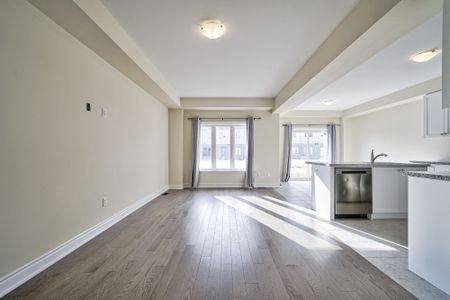 For Lease - 126 Lorne Thomas Place, New Tecumseth, Ontario - Photo 2