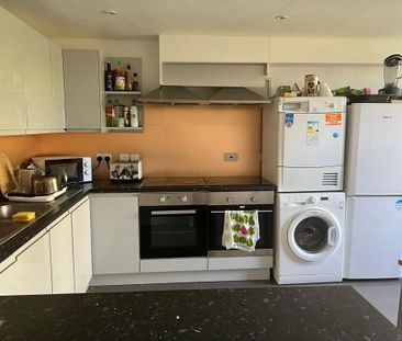 Room in a Shared House, Arbery Road, E3 - Photo 5