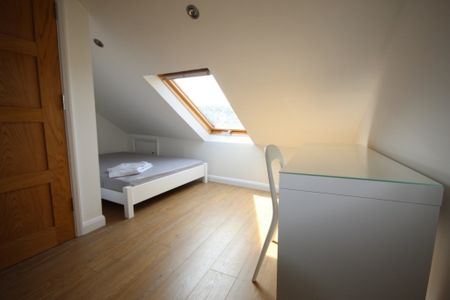 5 Bed Terraced House, Milner Road, BN2 - Photo 3