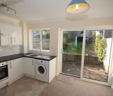 2 bedroom terraced house to rent - Photo 1