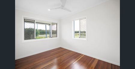 Fresh, Light-Filled Living with Space Around You - Photo 4