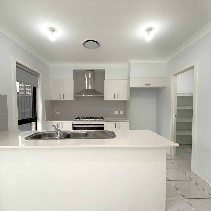 Perfectly Located Family Home Available Now! - Photo 1