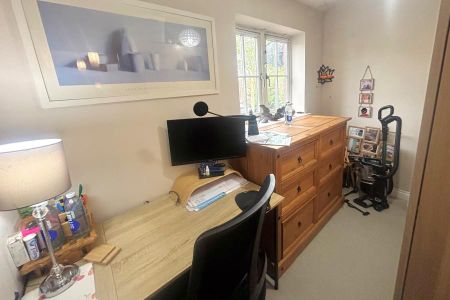 3 bedroom end of terrace house to rent - Photo 5