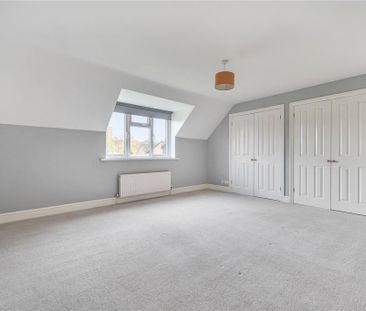 4 bedroom detached house to rent - Photo 2