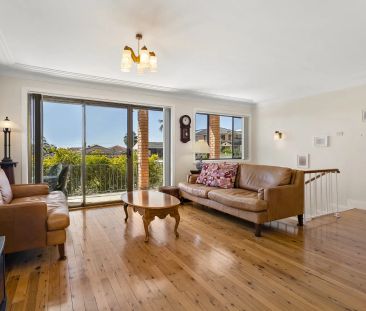 750m Walk to Surf Club & Beach - Photo 1