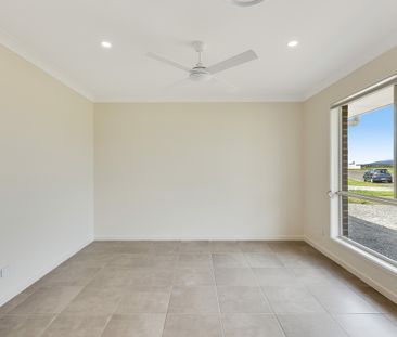 38 Fitzgerald Circuit, Wyreema QLD 4352 - House For Rent | Domain - Photo 6