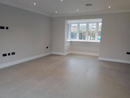 3 bedroom detached house to rent - Photo 3