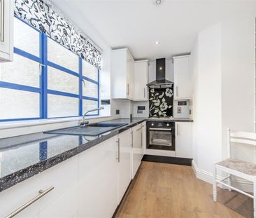 2 bedroom Flat To Let Total Size: 860 SQ FT - Photo 2