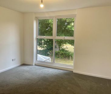 4 bedroom detached house to rent - Photo 3