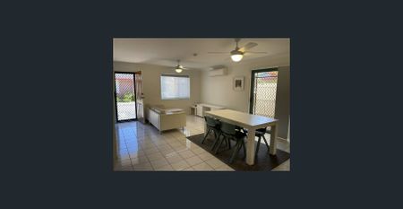 4-Bedroom Townhouse in Quiet Complex – Prime Brighton Location! - Photo 2