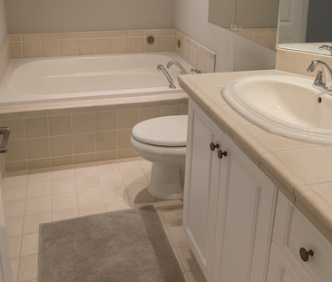 Spacious Fully Renovated Duplex Apartment – Available - Photo 2