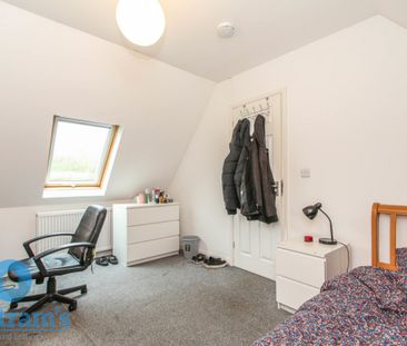 5 bed Detached House for Rent - Photo 5