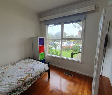 Mount Waverley - Photo 5