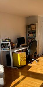 Grand 4½ mi-meublé, chauffé et à deux pas de l'Uni à louer - Photo 3