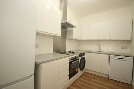 3 bedroom apartment to rent - Photo 3