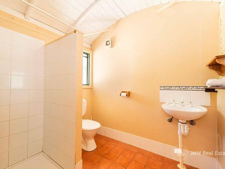 Train carriage available to rent (No 2) - Photo 4