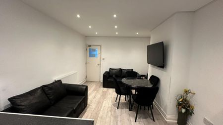 1 bedroom in a house share to rent - Photo 5
