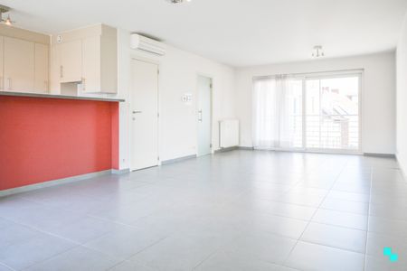 Instapklaar, energiezuinig appartement met staanplaats te Roeselare - Foto 2