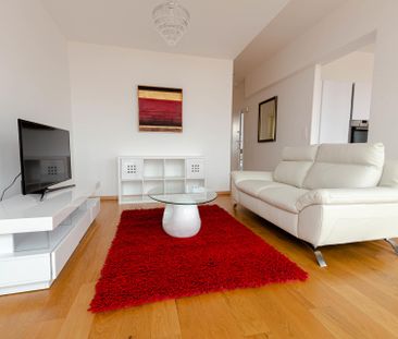 Luxuriöse möblierte 2.5-Zimmer-Wohnung mit Service im Zentrum von Biel - Foto 2