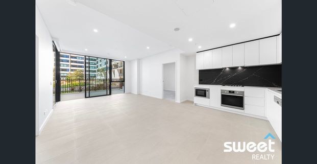 Spacious 2Bedroom Unit with Expansive Balcony - Photo 1