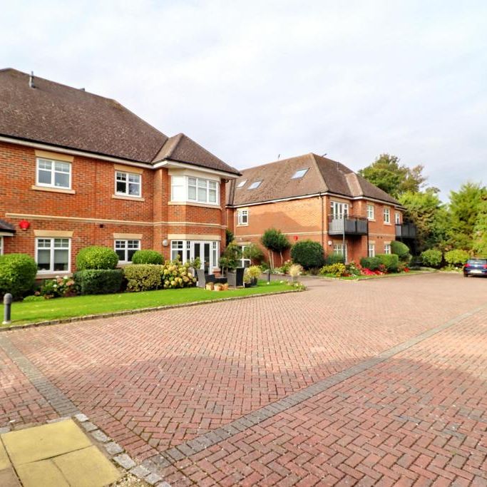 2 bedroom ground floor flat to rent - Photo 1