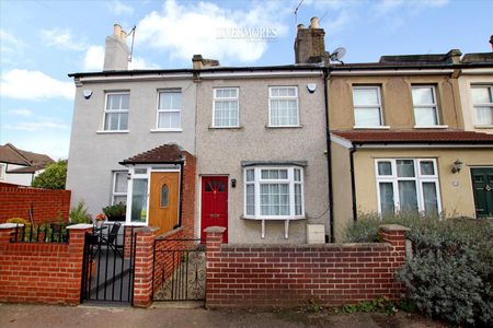 2 bedroom Terraced House to let - Photo 4