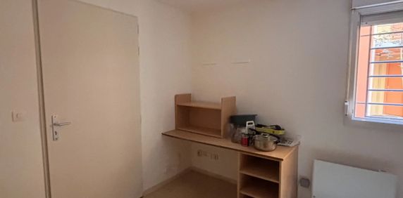 Location Appartement 1 pièce 18m² NIMES 30000 - Photo 2
