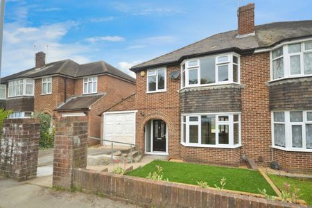 3 bedroom House To Let - Photo 2