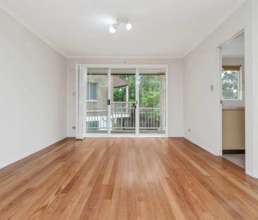 Spacious, Stunning, Conveniently Located Townhouse For Lease - Photo 2