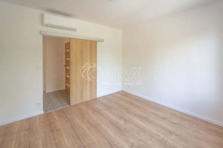 Byt 2+kk s balkonem a společnou zahradou - Praha 3 - Photo 3