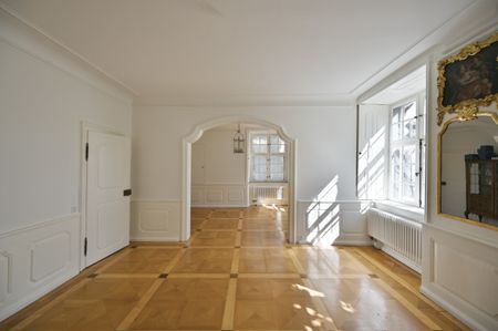 LANDHAUS IM HERZEN VON RIEHEN – WOHNEN MIT GESCHICHTE UND CHARAKTER - Photo 2
