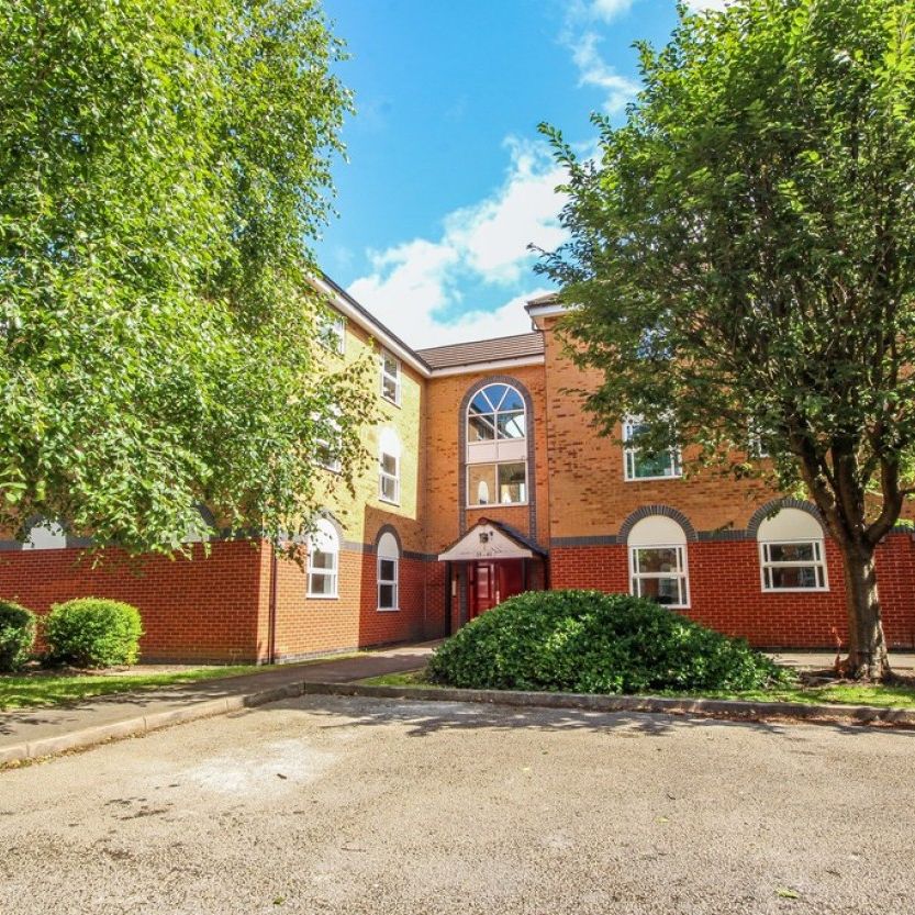 2 bed Flat for Rent - Photo 1