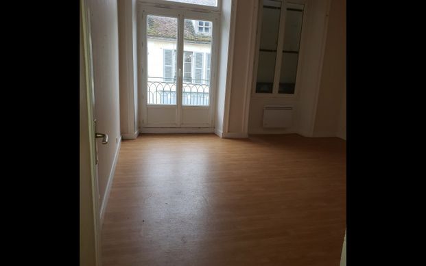 Location Appartement 3 pièces 73 m² Bélâbre - Photo 1