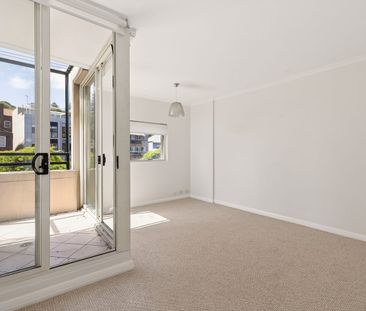 Renovated apartment with house-like proportions - Photo 1