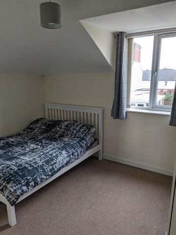 2 bedroom flat to rent - Photo 4